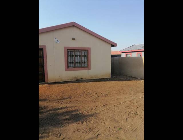 2 BEDROOM HOUSE FOR SALE IN SOSHANGUVE Y